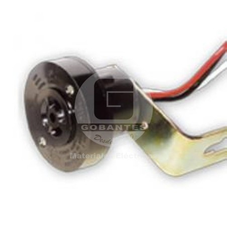 Base P/Celda Fotoeléctrica 10A 240V Ekoline